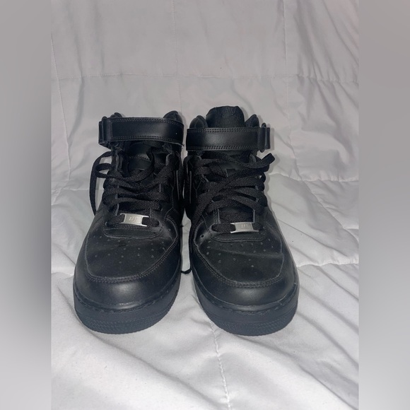 Brand new black high top air force 1 - Picture 2 of 5